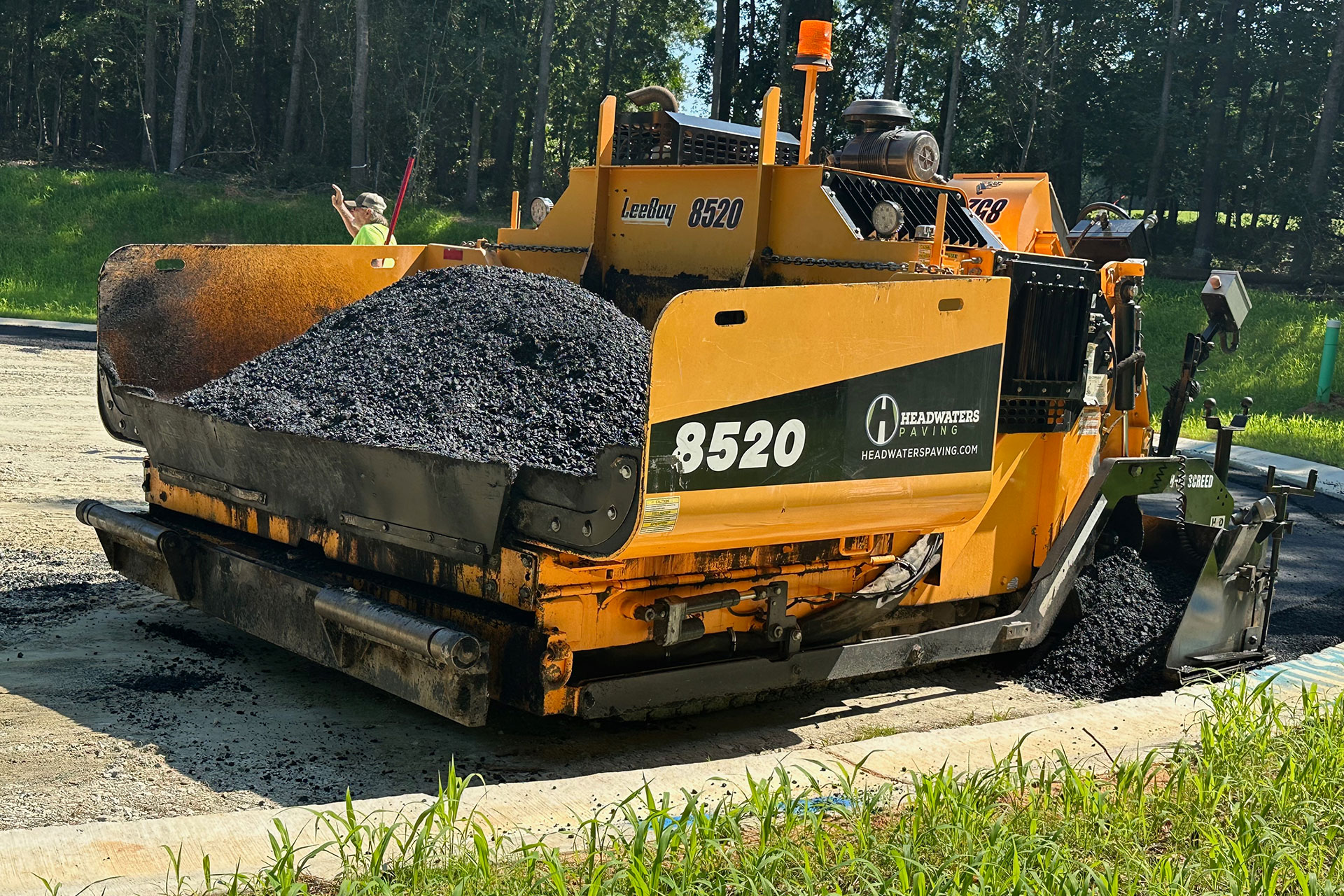 commercial_asphalt_paving2